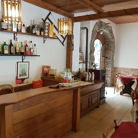 לינה וארוחת בוקר Antica Trattoria 3*