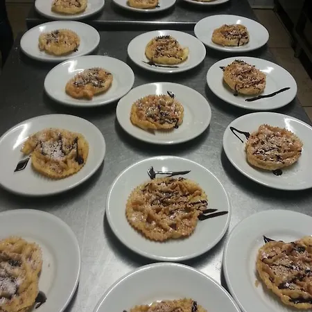 Antica Trattoria לינה וארוחת בוקר